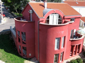 Отель Villa Rouge  Цриквеница